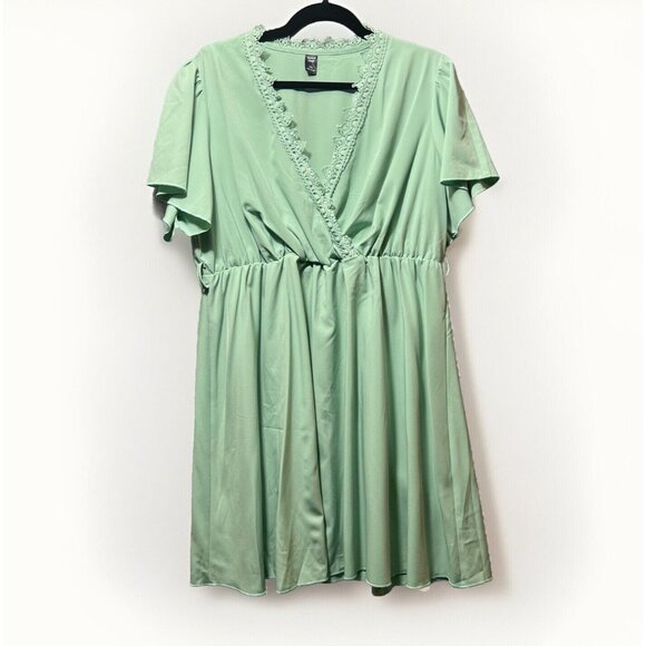 SHEIN Curve Dress 1XL Green Short Sleeve Mini Surplice Neckline‎ Boho Lace Trim - Picture 1 of 9